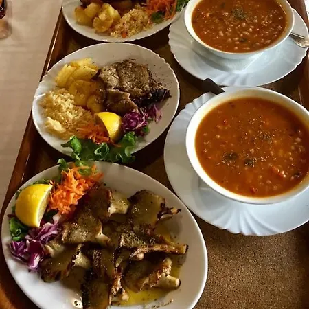 Lazarou Πανσιόν